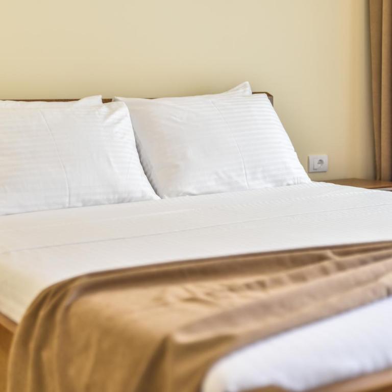 Hotel Prova - Deluxe Double Room with Castle View - 4