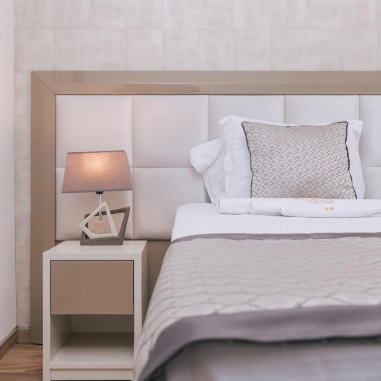 Villa Royal Apartments - Deluxe Suite Lower Ground Floor - 7