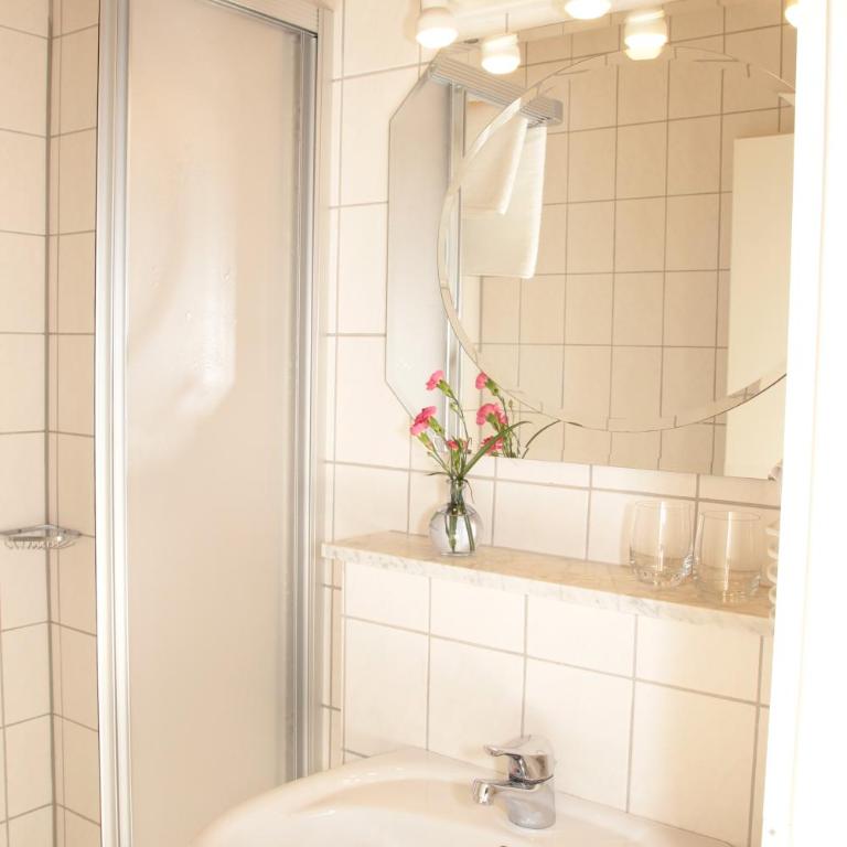 Schönblick Hotel Garni Ferienwohnungen - Doppelzimmer - 3