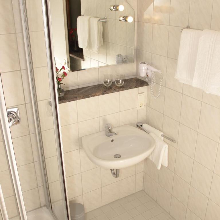 Schönblick Hotel Garni Ferienwohnungen - Doppelzimmer - 5