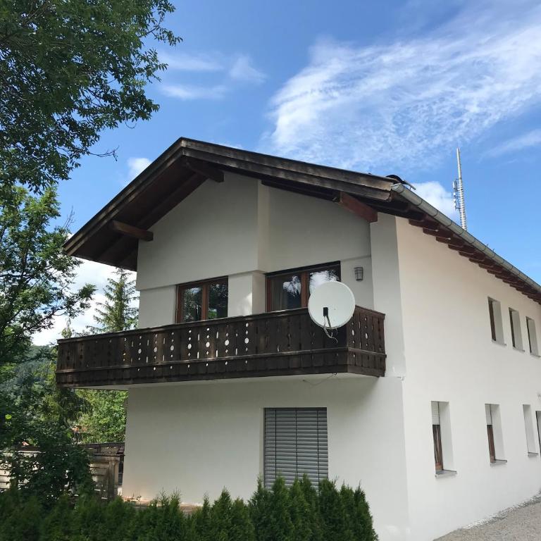 Ferienwohnungen Karwendelbahn - Holiday Home 1 with Sauna - 1