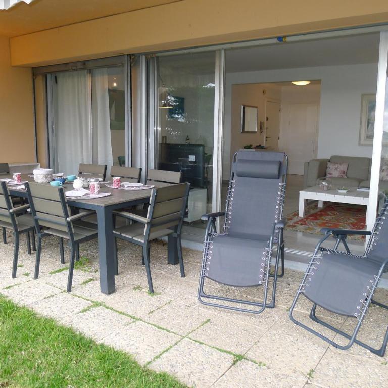 Jardin Figuiers AP4123 by Riviera Holiday Homes - Appartement - Vue sur Jardin - 2