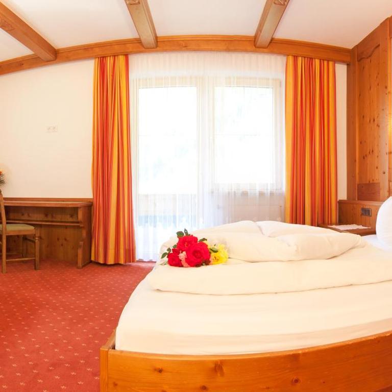 Pension Rosenhügel - Doppelzimmer mit Zustellbett - 2