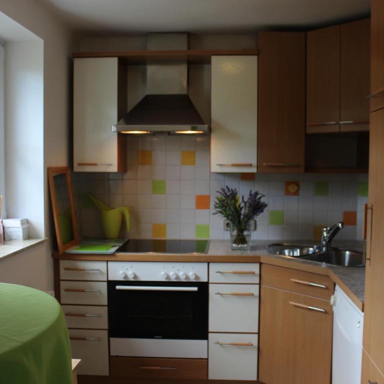 Blaues Haus Ferienwohnung Bodensdorf Ossiacher See Gerlitzen Alpe - Apartment mit Gartenblick - 13