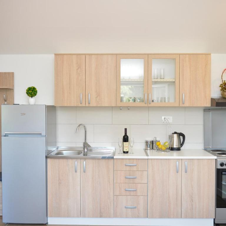 B & M Apartments - Apartment with Sea View - 14