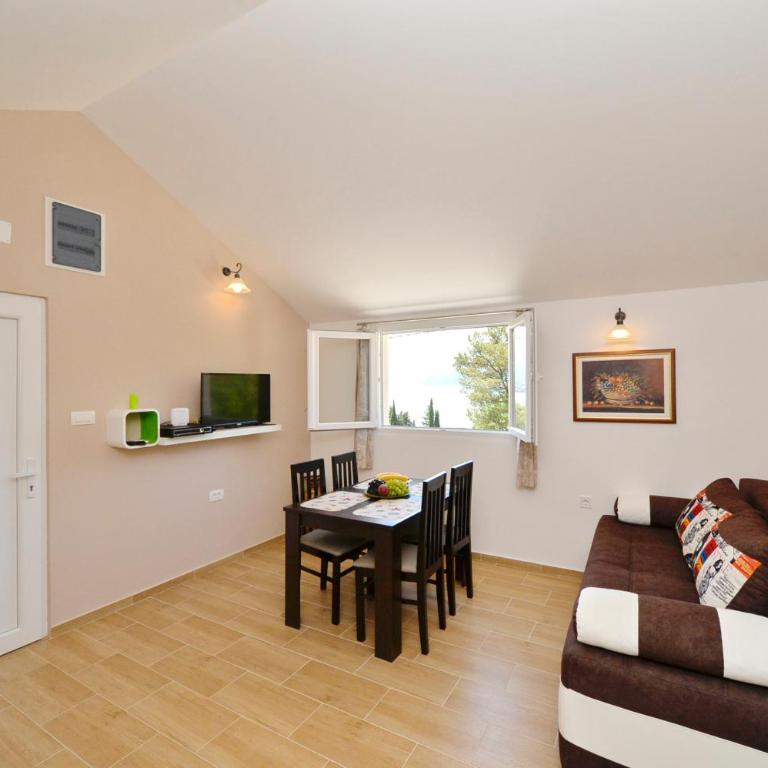 B & M Apartments - Apartment with Sea View - 4