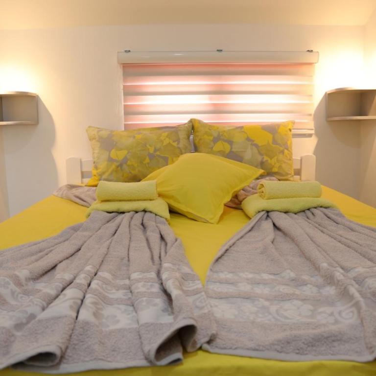 Apartmani "ROSHU" - Dupleks Apartman - 25