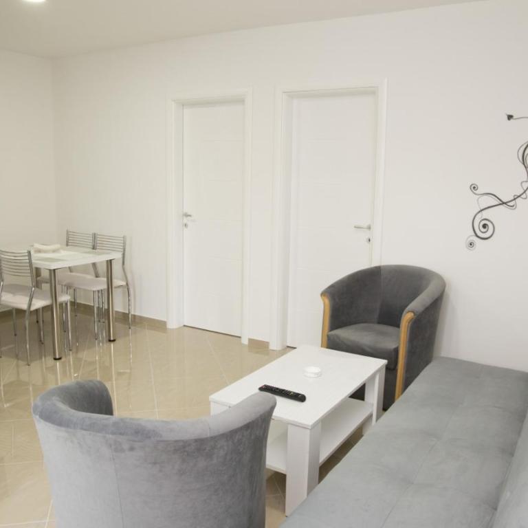 Apartmani "ROSHU" - Dupleks Apartman - 18
