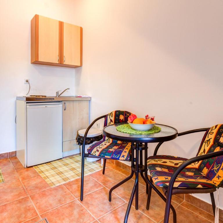 Sea Line Apartments - Studio Apartment with Sea View - 4