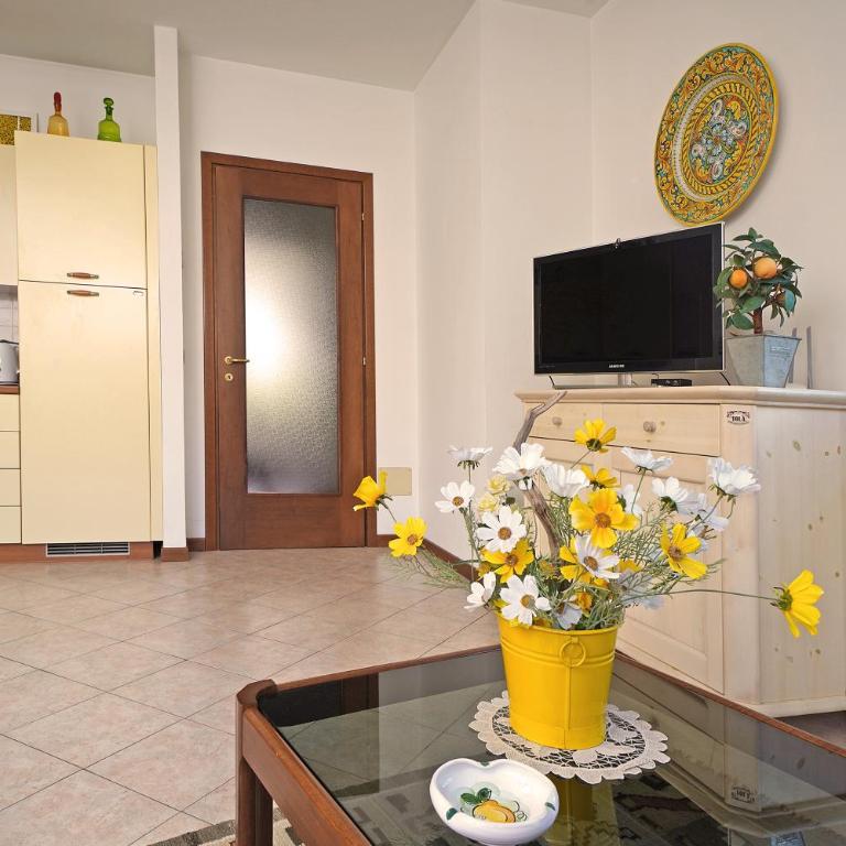 In Centro a Torri del Benaco - Two-Bedroom Apartment - 3