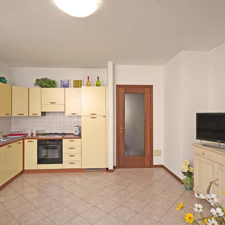 In Centro a Torri del Benaco - Two-Bedroom Apartment - 6
