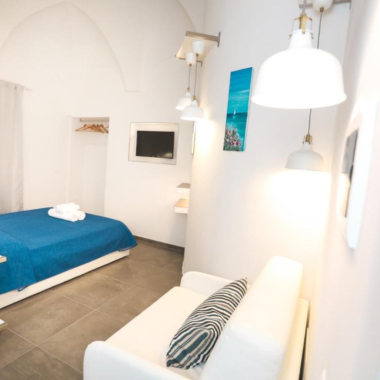 IL VIAGGIATORE VIA INDIPENDENZA 2 - Camera Tripla Comfort con Doccia - 17