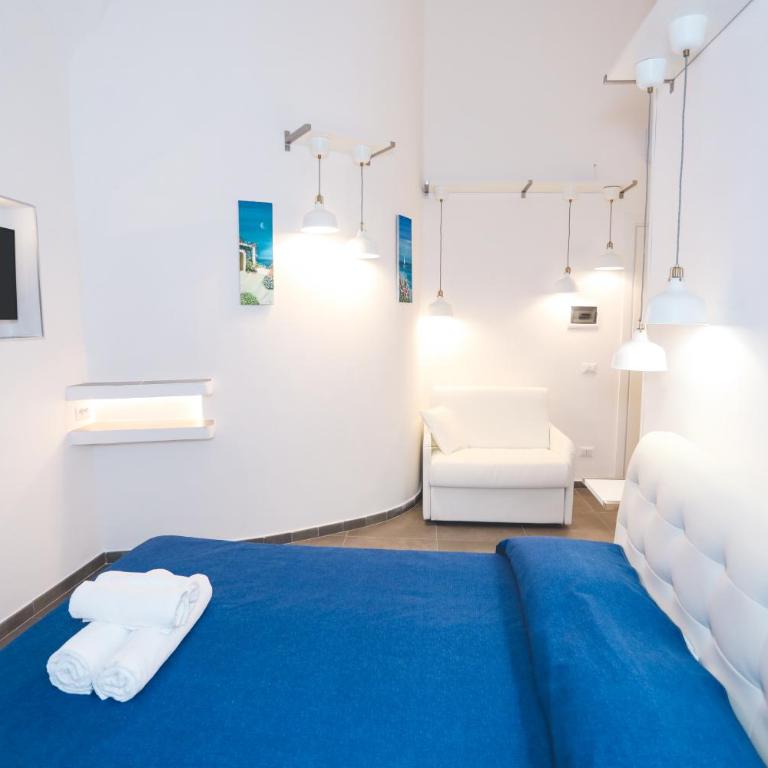 IL VIAGGIATORE VIA INDIPENDENZA 2 - Camera Tripla Comfort con Doccia - 21