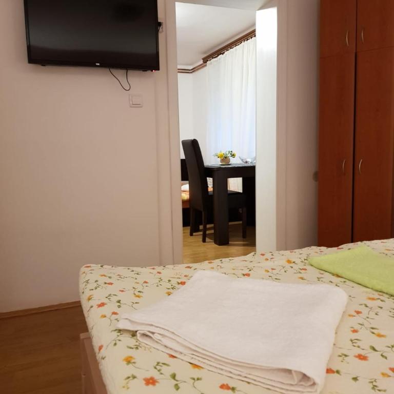 Apartment Holiday - Apartman - 27
