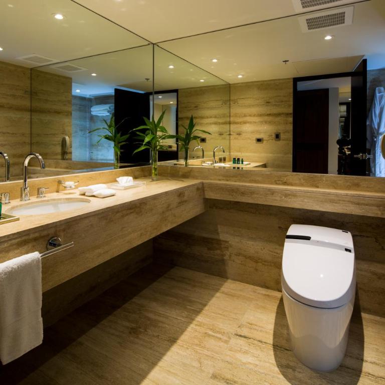 Swissotel Lima - Classic Double Room with Two Double Beds - 2