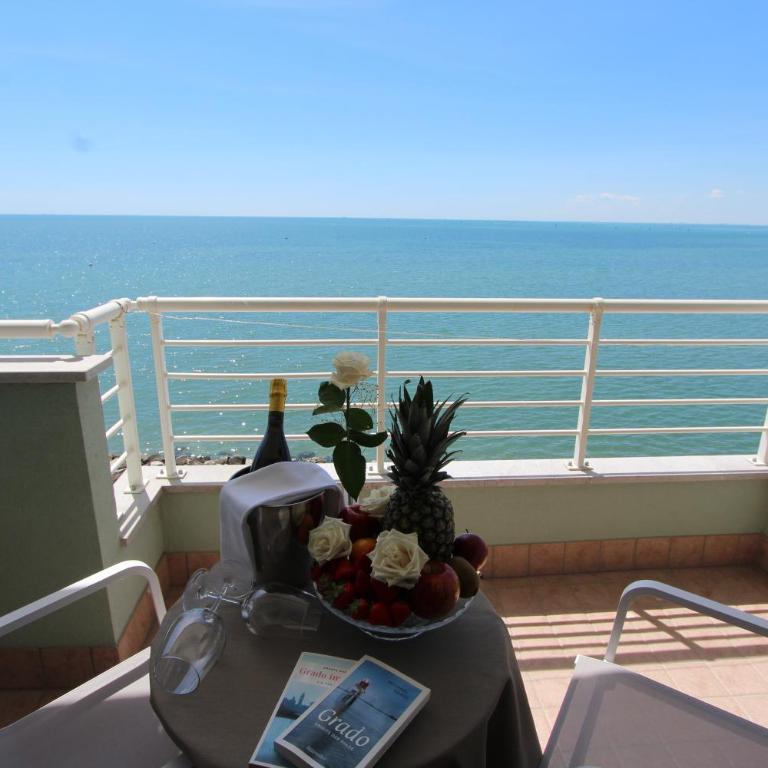 Hotel Marea - Camera Matrimoniale/Doppia con Letti Singoli con Balcone e Vista Mare - 8