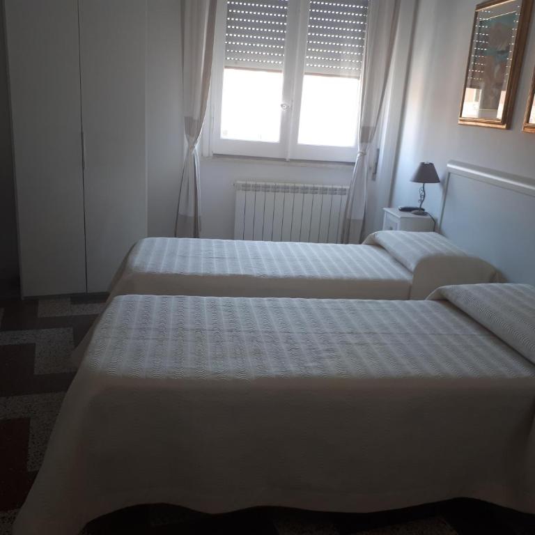 Dante Alighieri Guest House - Double or Twin Room with City View - 8