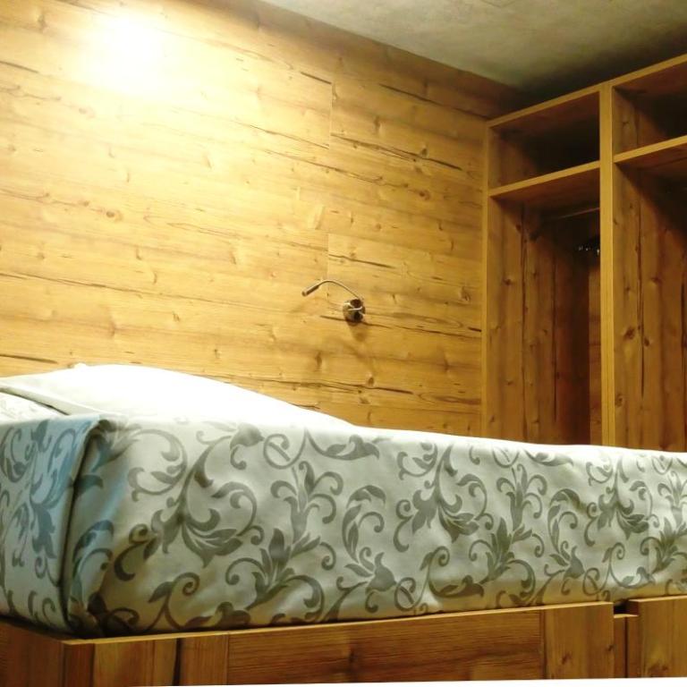 Hotel Bed & Rooms , Corte Rossa -1 Min Walk To Bernina Express - Camera Deluxe - 21