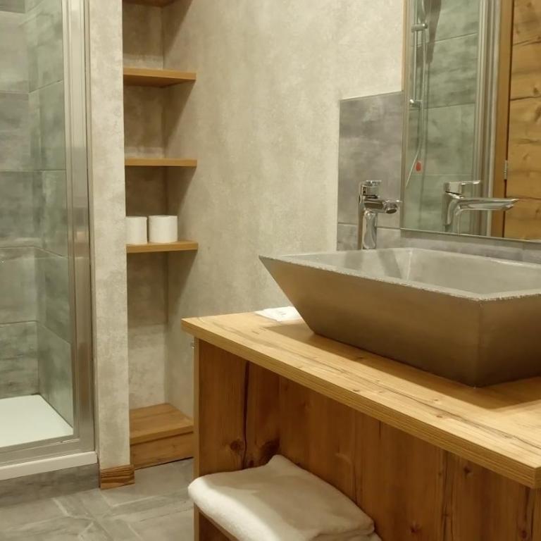 Hotel Bed & Rooms , Corte Rossa -1 Min Walk To Bernina Express - Camera Deluxe - 19