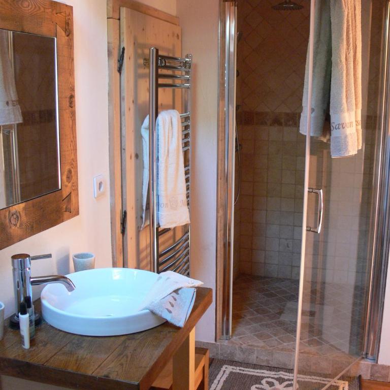 A la Bouge'Hôtes - Chambre Familiale avec Terrasse - 5