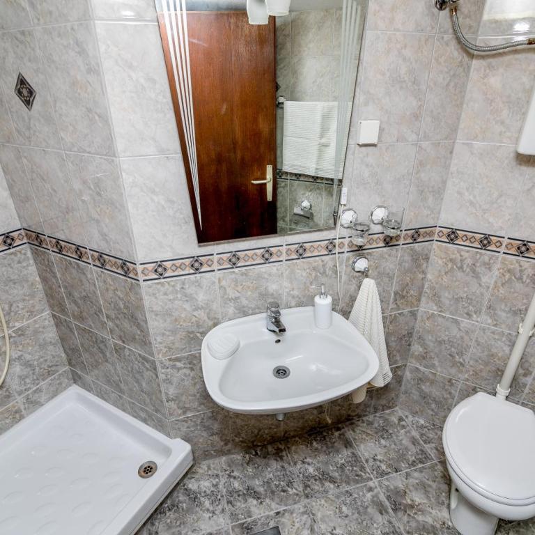 Apartmani Stefanovic - Apartment with Balcony - 2