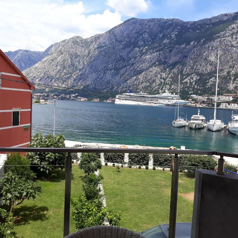 Blue eye, Prcanj - Apartment with Sea View - 1