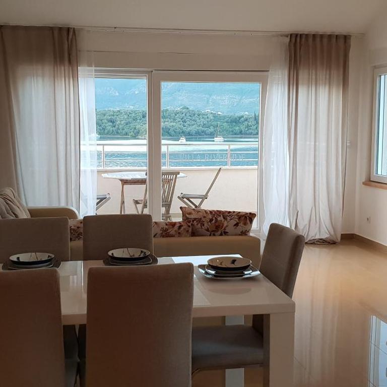 Riverside Villa - Two-Bedroom Apartment - 4