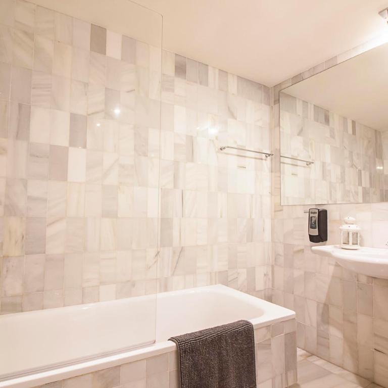 Cortina Apartments ! - Apartamento Estudio - 13