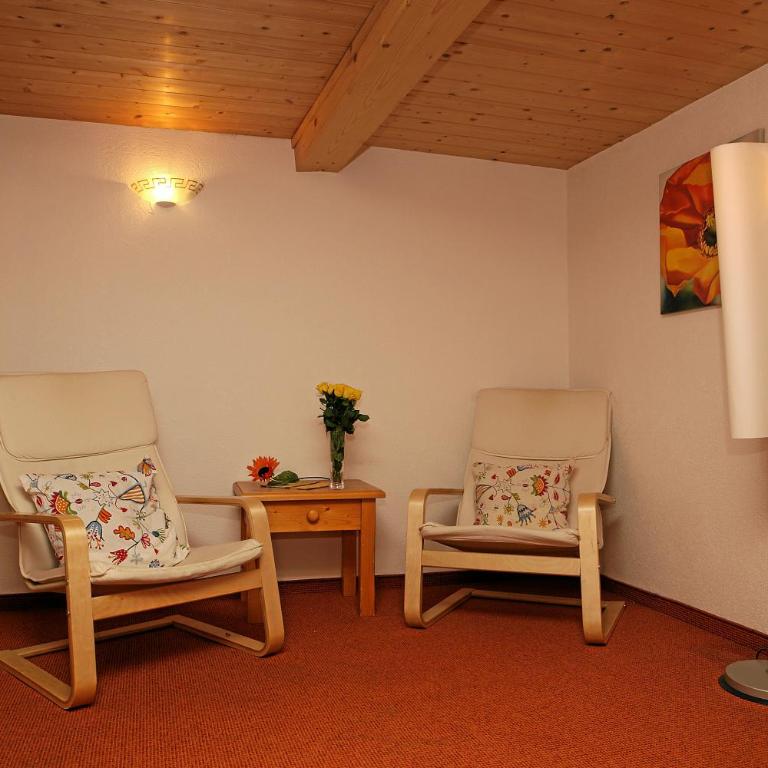 Brügglers Ferienhäuser - Chalet mit 5 Schlafzimmern und Garten - 4