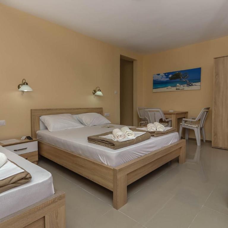 Jovan Apartments - Deluxe Triple Room with Sea View - 8