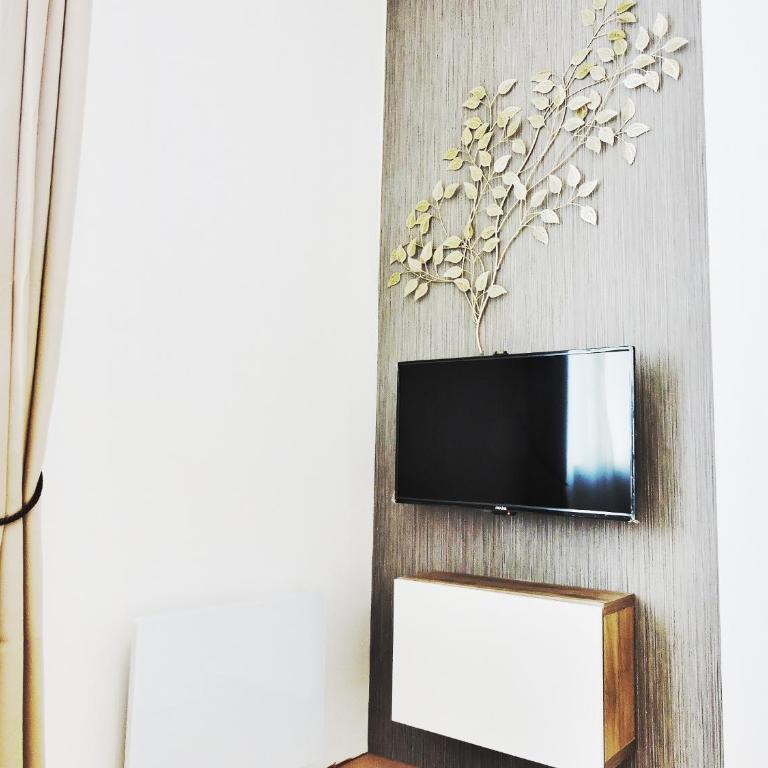 F2 Golden Lounge, Hyper Centre, Parking - Appartement - 5
