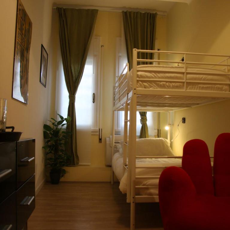 Mila Guest House - Camera Doppia con Letti Singoli con Bagno Privato Esterno - 5