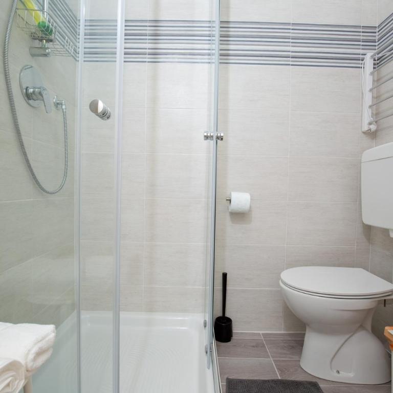 Rimini Youth Apartment - Camera Matrimoniale Budget - 7