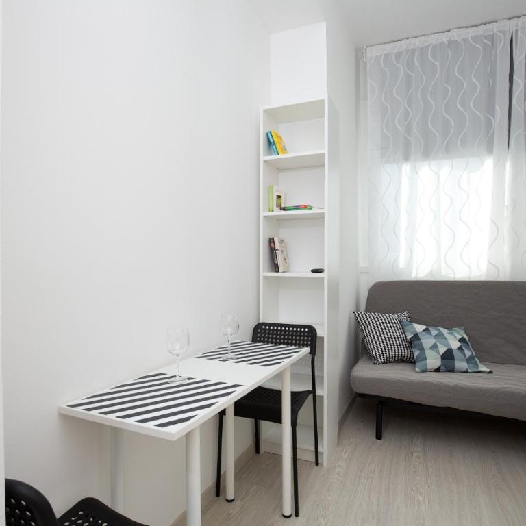 Rimini Youth Apartment - Camera Matrimoniale Budget - 1