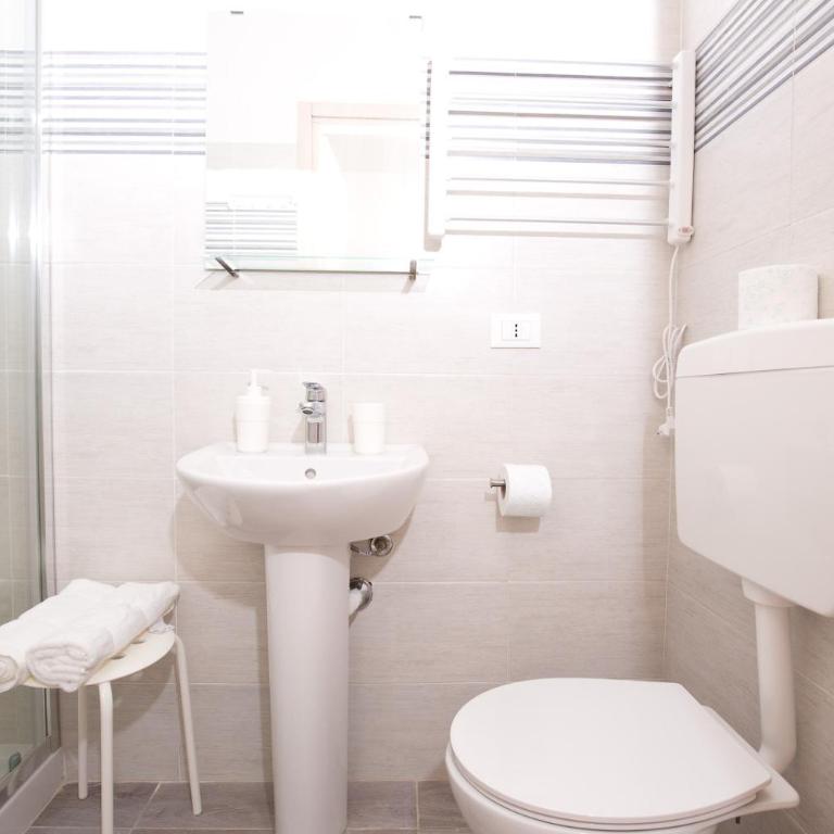 Rimini Youth Apartment - Camera Matrimoniale - 7