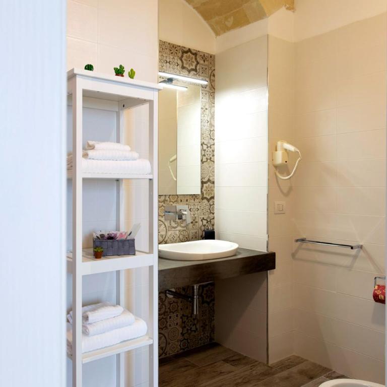 Lo Strazzo - Comfort Rooms - Camera Quadrupla con Bagno Privato - 8