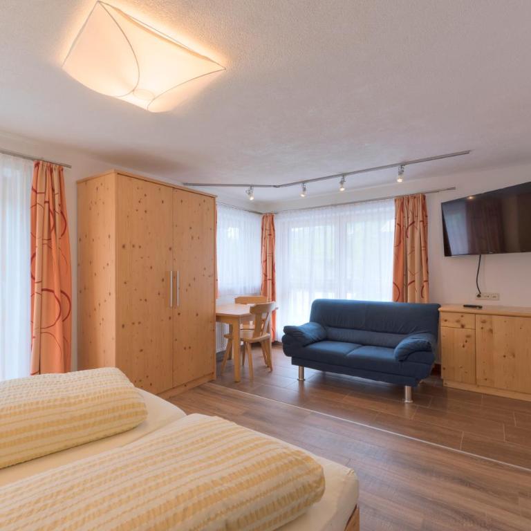 Haus Rosmarie - Doppelzimmer mit Balkon - 7
