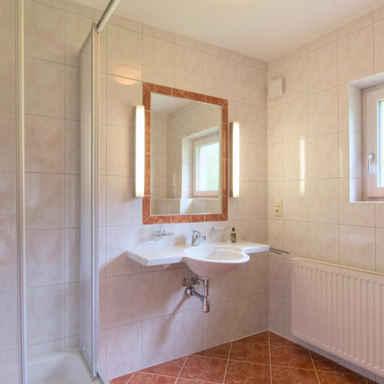 Haus Rosmarie - Doppelzimmer mit Balkon - 6