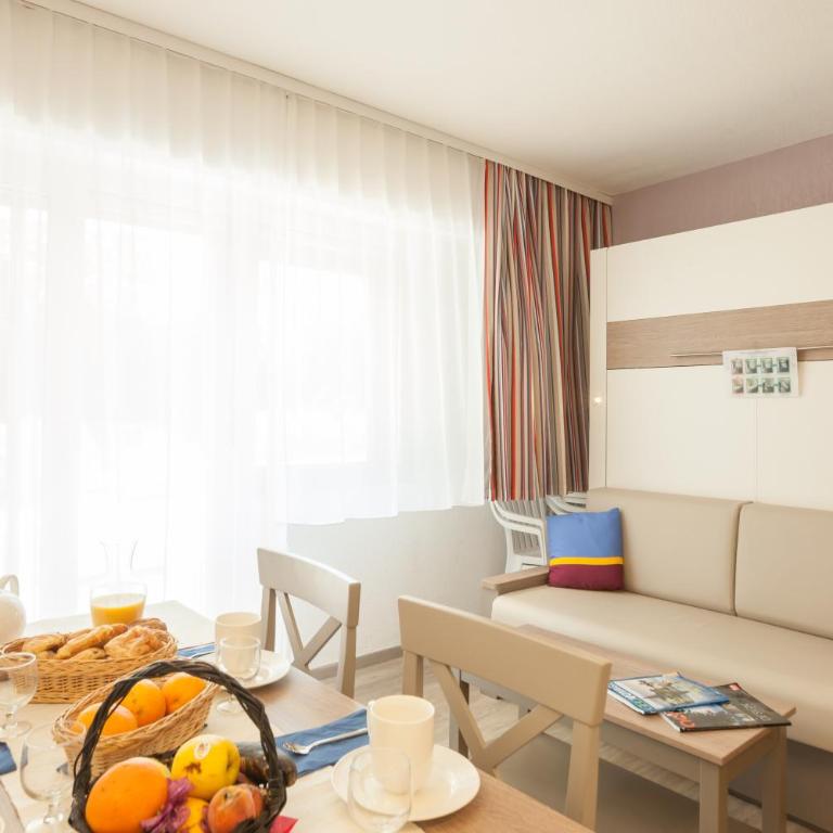 Résidence Pierre & Vacances Les Platanes - Studio avec Alcôve et Terrasse ou Balcon (4 Personnes) - 11