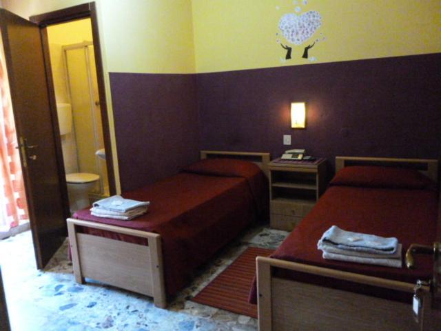 Hotel San Giovanni - Camera Matrimoniale/Doppia con Letti Singoli - 9