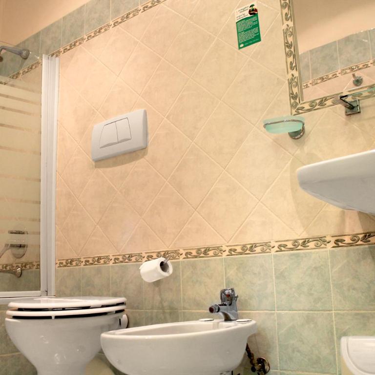 Hotel Villa Delle Rose - Camera Matrimoniale/Doppia con Letti Singoli - 10