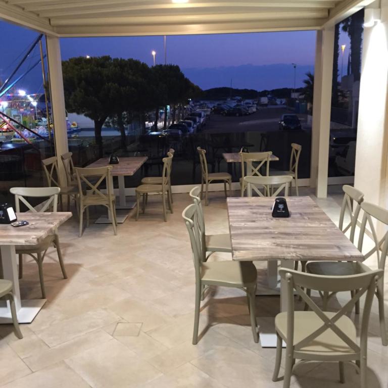B&B Bella Costa - lungomare Porto Cesareo - Camera Matrimoniale Deluxe con Vista Mare Laterale - 1