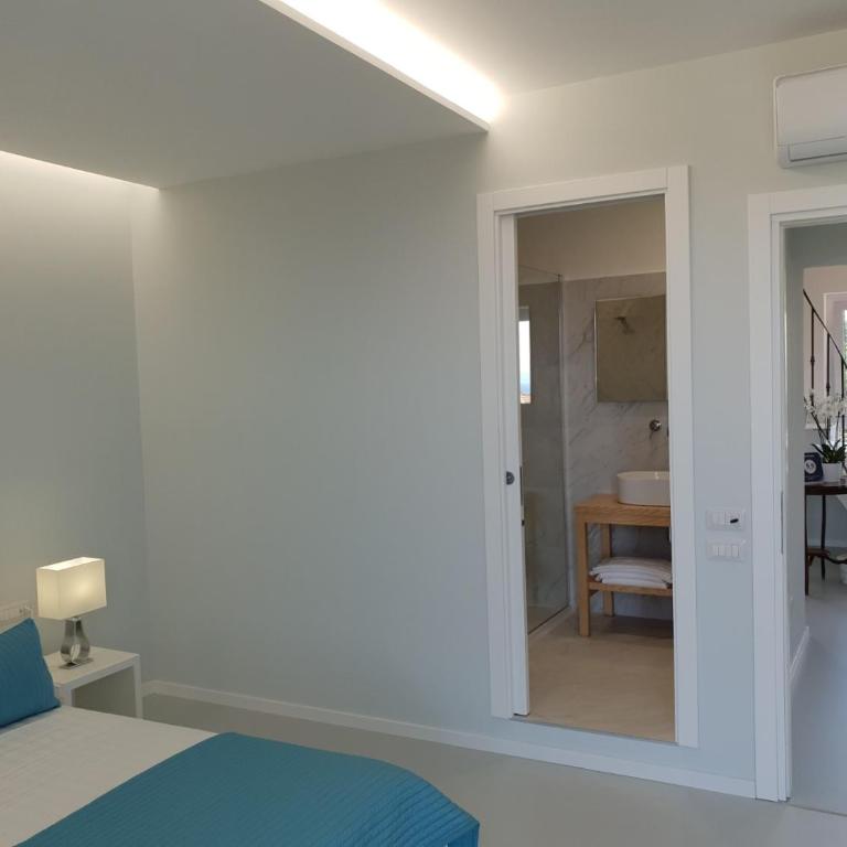 Younique - Deluxe Double Room with Sea View - 4