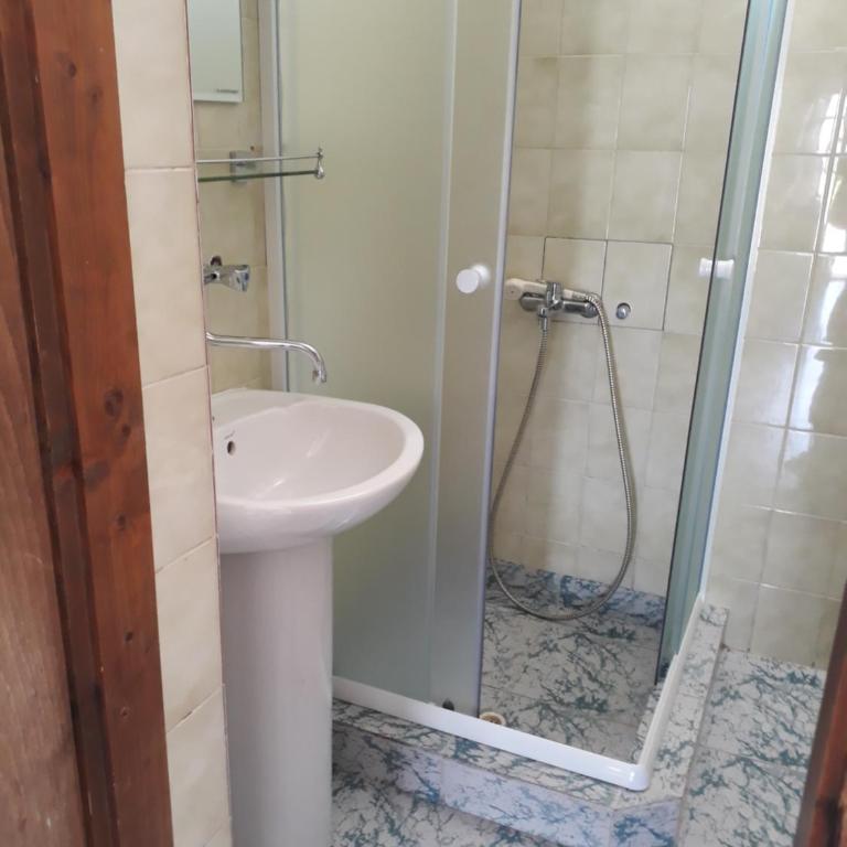 Guest House Sandra - Quadruple Room with Bathroom - 9