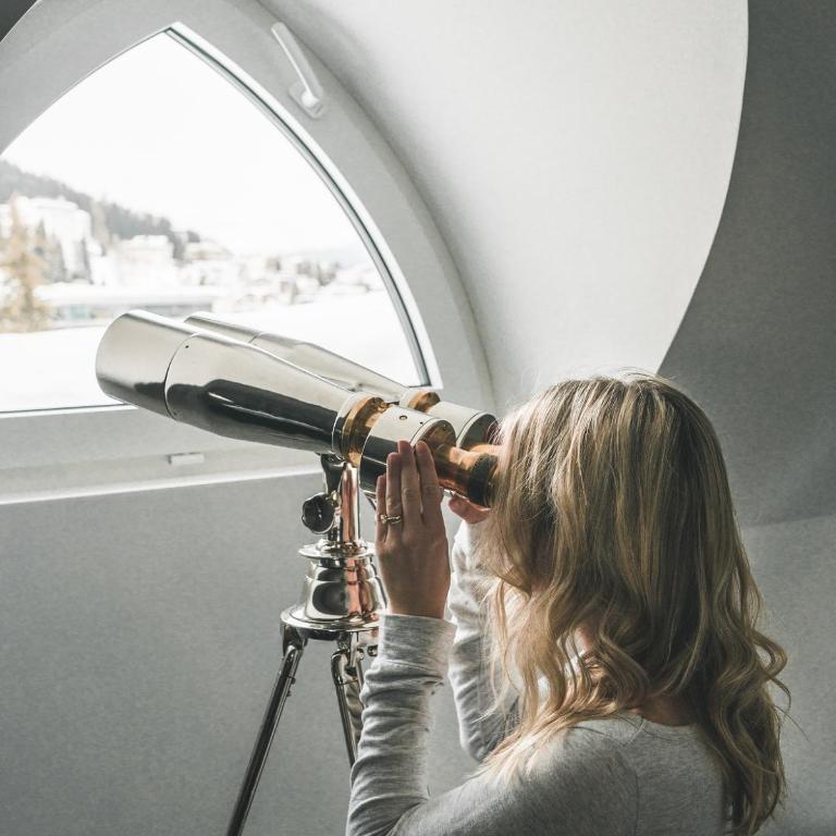 Hard Rock Hotel Davos - Suite Rock Gold mit Kingsize-Bett - 5