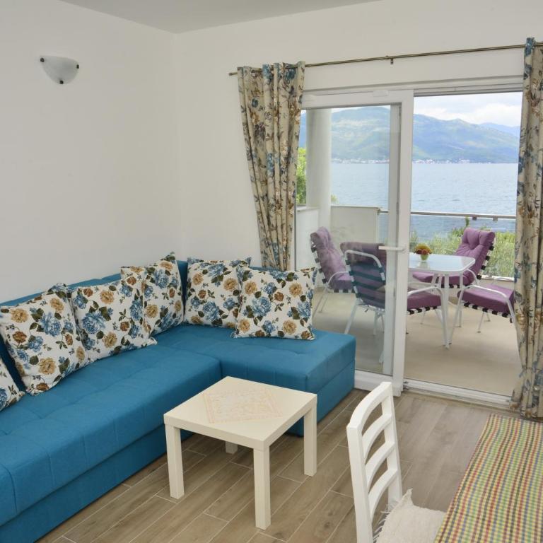 Apartmani M&E - Apartment with Balcony - 6