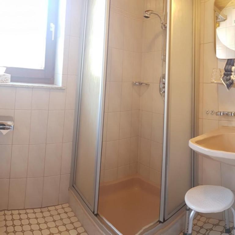 Gästehaus Struggl - Doppelzimmer mit Balkon - 2