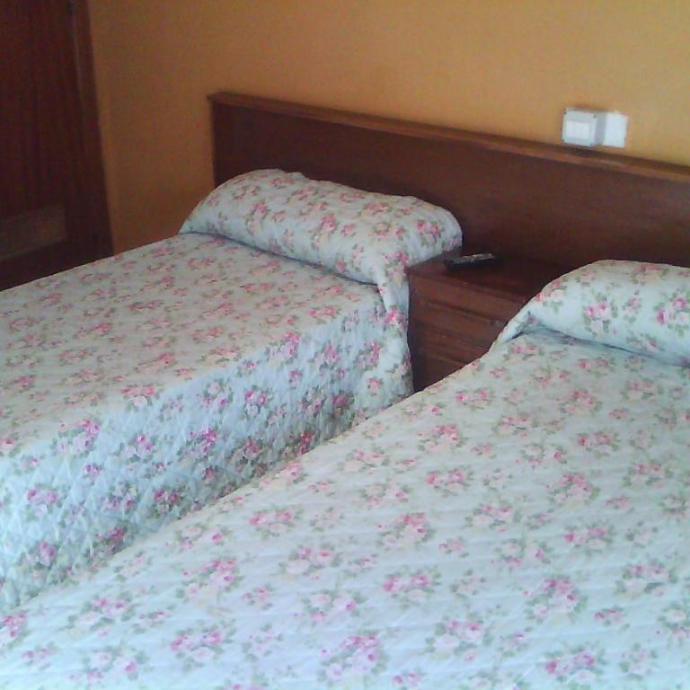 Hostel Central Zaragoza - Habitación Doble con baño compartido - 2 camas - 4