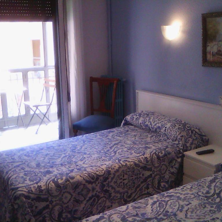 Hostel Central Zaragoza - Habitación Doble con baño compartido - 2 camas - 3