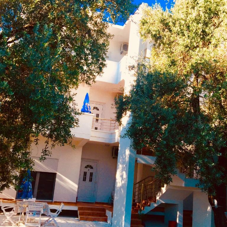 Montebello Inn apartments - Two-Bedroom Apartment - 1
